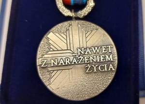 Medal - Nawet z narażeniem życia