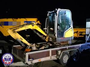 odzyskana koparka znajdująca się na lawecie