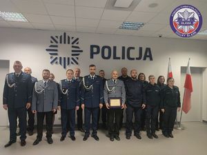 pożegnanie policjanta odchodzącego na emeryturę