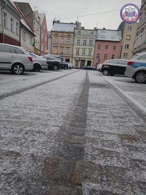 pierwszy śnieg i zmienne warunki na drodze