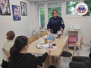 szkolenie z walizką narkotykową dla opiekunów w Powiatowym Centrum Pomocy Rodzinie w Oławie