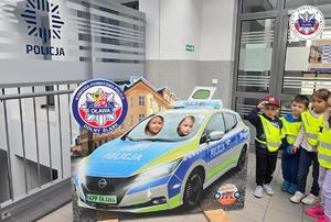 foto ścianka do zdjęcia - policyjny radiowóz