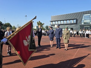 Policjanci i Straż Graniczna na ślubowaniu klas pierwszych