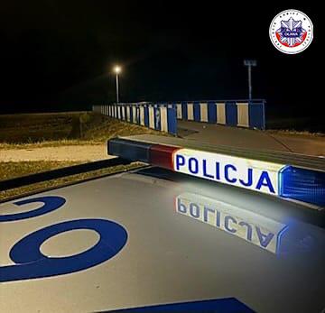 napis policja na radiowozie