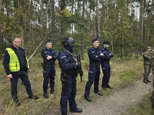 Komendanci oraz policjanci podczas ćwiczeń dowódczo-sztabowych