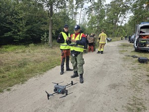 grupa poszukiwawczo-ratownicza MEVA z dronem