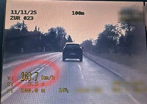 zatrzymany kierowca renaulta za przekroczenie prędkości