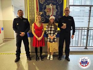 Komendant Powiatowy Policji oraz Naczelnik Wydziału Prewencji podczas spotkania z uczennicami Centrum Kształcenia Zawodowego i Ustawicznego w Oławie