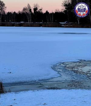 niezamarznięty staw w Jelczu Laskowicach