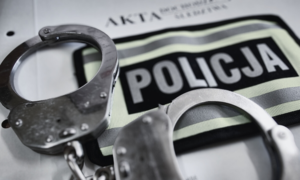 Napis policja i kajdanki