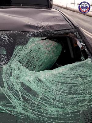 uszkodzenie pojazdu przez taflę lodu