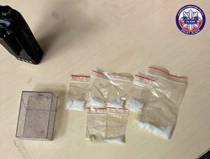 zabezpieczone woreczki strunowe z białą substancją - metamfetaminą