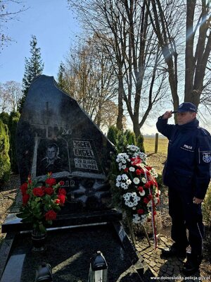 hołd dla tragicznie zmarłego Policjanta