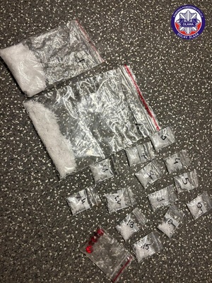 zabezpieczone woreczki z substancjami zabronionymi