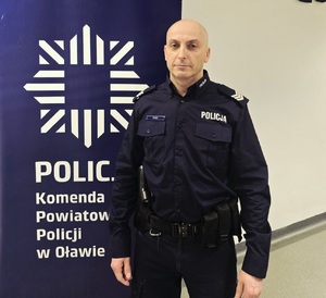sierżant sztabowy Piotr Niemiec - dzielnicowy z Komisariatu Policji w Jelczu Laskowicach