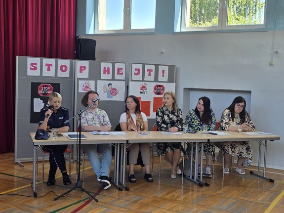 specjaliści debaty społecznej