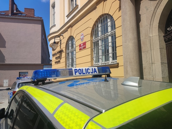 policyjny oznakowany radiowóz
