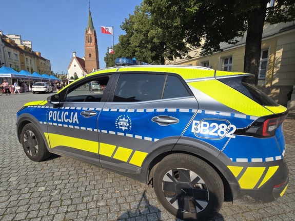 policyjny oznakowany radiowóz