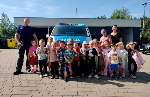 przedszkolaki z grupy Wilczki z Przedszkola nr 1 w Jelczu Laskowicach