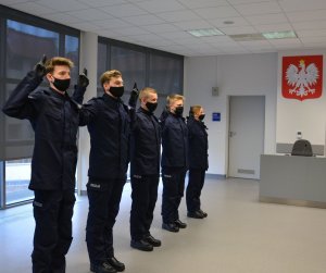 ślubowanie nowo przyjętych policjantów
