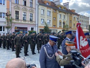 odznaczanie komendanta powiatowego policji w oławie